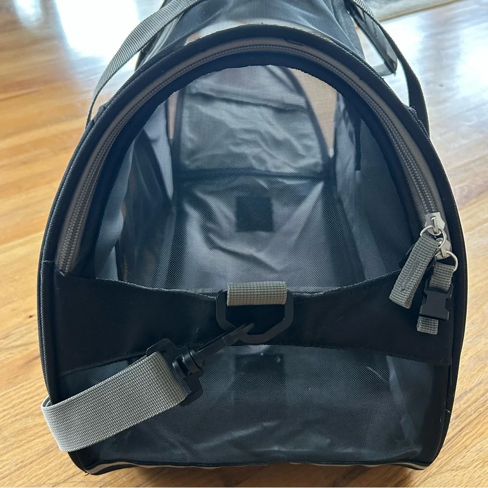 Small pet carrier